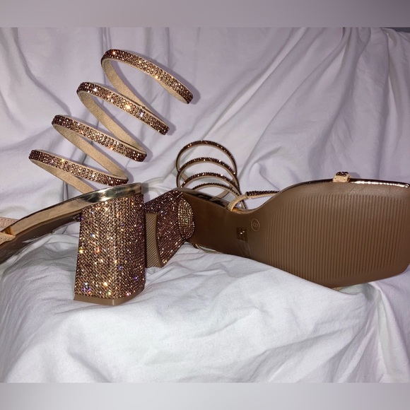 WILD DIVA LOUNGE Gold Stone Embellished SUPER CUTE/SEXY Ankle Wrap Heels - Picture 10 of 13